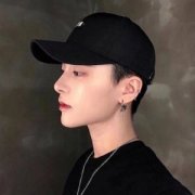 成熟帅气又有点拽的男生头像
